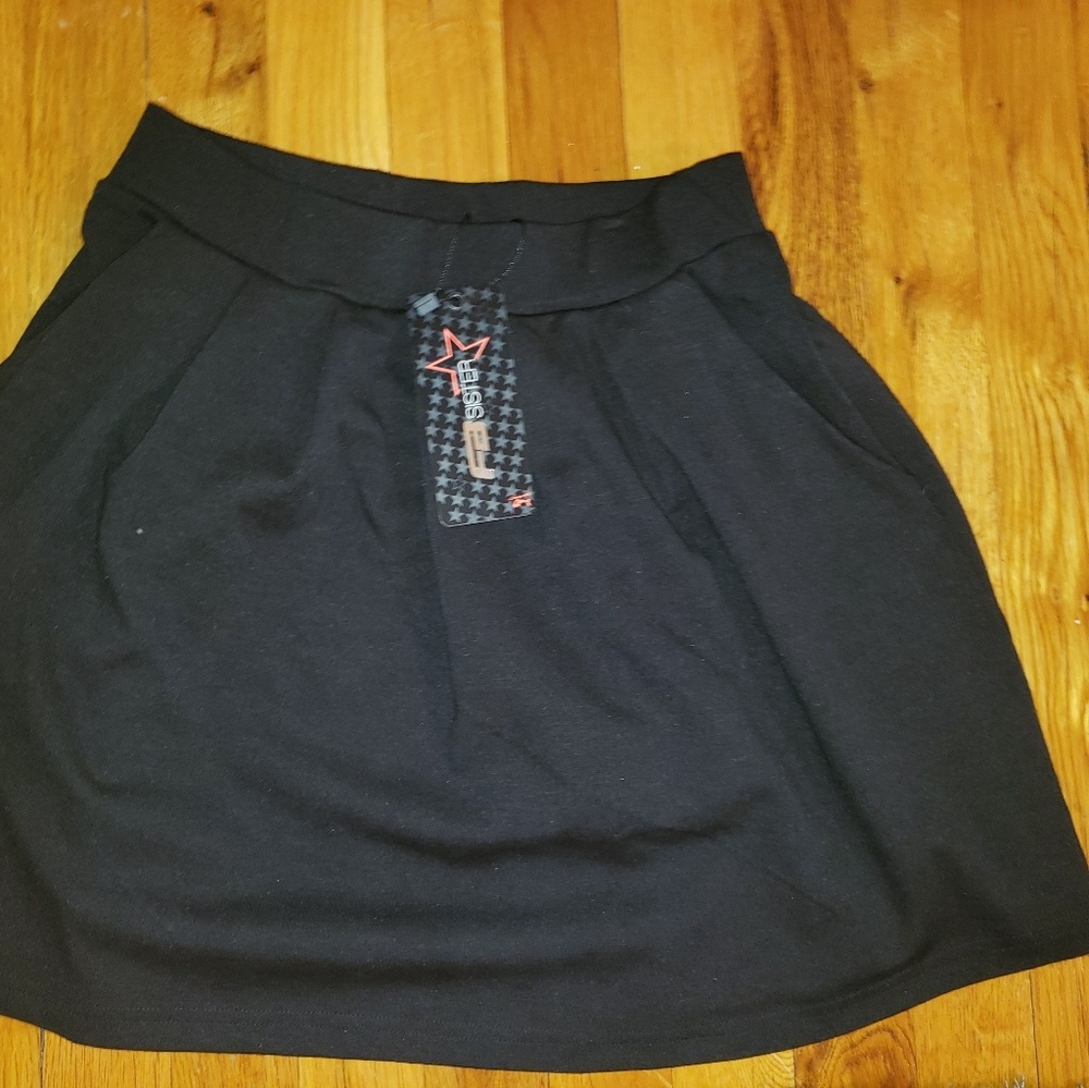 Skirt - Picture 2 of 3